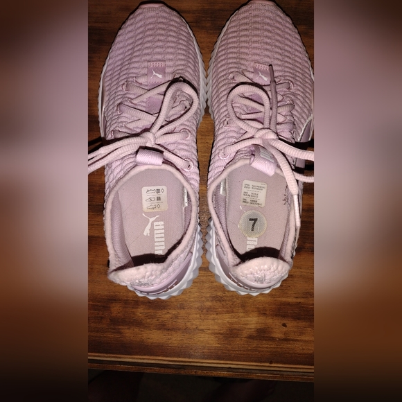 Puma women's size 7 shoes - Picture 3 of 5